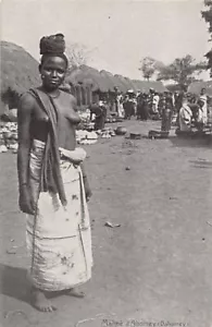 Benin - ETHNIC NUDE - Woman on the Abomey market - Publ. unknown - - Bénin - NU - Picture 1 of 2