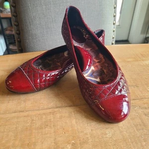 Born Cap Toe Lackleder rot burgund Ballerinas mit Blumenfutter Gr. 7/38 - Bild 1 von 6