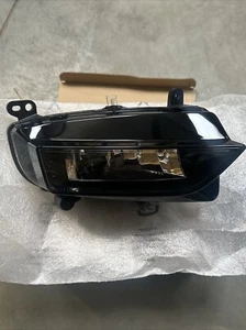 Fendinebbia lato passeggero nuovo originale Audi A4 8K0941699E - Foto 1 di 3