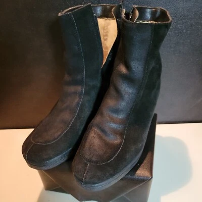 BOTAS FEMININAS ALBA TAMANHO 7,5" COURO CAMURÇA PRETO ZÍPER TORNOZELO Usado  - Imagem 1 de 4