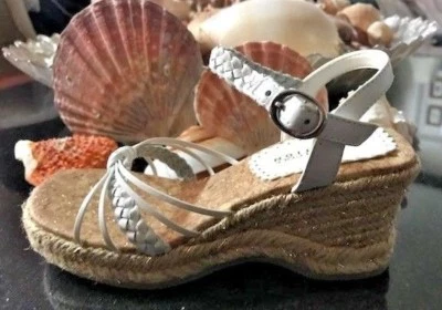 女孩凉鞋 Kenneth Cole 白色皮革凉鞋 女孩 尺寸 -13M — 第 1/4 张图片