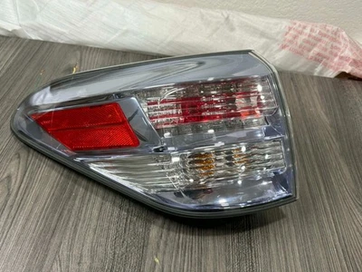 2010-2012 Lexus RX450 rear quarter left outer Halogen taillight lamp OEM - Image 1 of 4