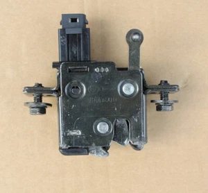 GENUINE BMW E34 M5 540 535 530 525 520 518 SEDAN Z1 Z3 TRUNK LID LOCK OEM - Picture 1 of 6