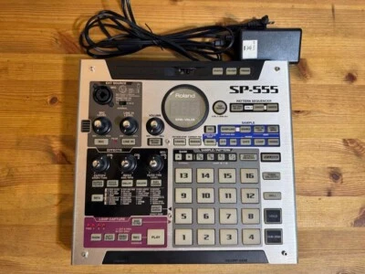 Roland SP-555 Creative Sampler guter Zustand funktioniert getestet aus Japan - Bild 1 von 4