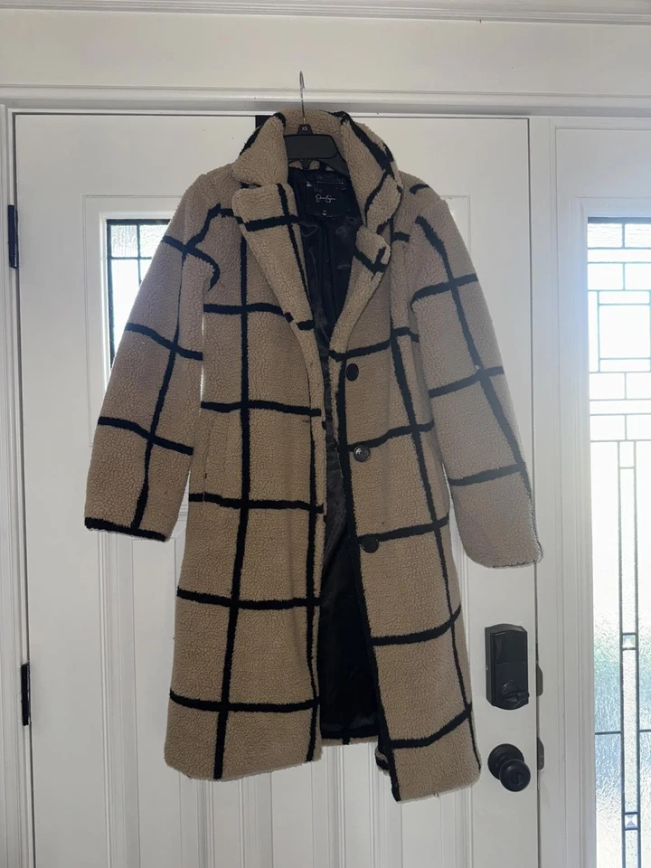 Abrigo largo a cuadros beige y negro para mujer Foto 1 de 1