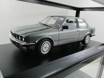 BMW 323i 1982 MINICHAMPS 1/18 - Photo 1/4
