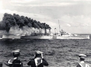 REPRO 6 x 8 inch PHOTO. AUSTRALIAN CRUISER, HMASAUSTRALIA, 1938 - Picture 1 of 1