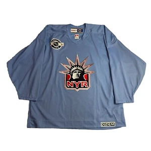 Camiseta de Colección New York Rangers Estatua de la Libertad CCM Hombres XL RARA AZUL BEBÉ - Imagen 1 de 10