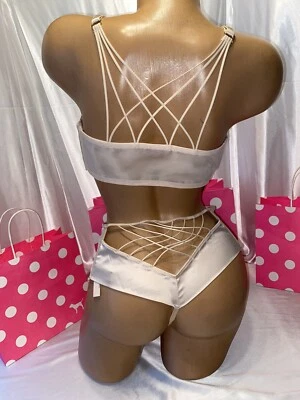 Бюстгальтер Victoria's Secret без подкладки Demi 36DD трусики со средней высокой талией - Изображение 1 из 2