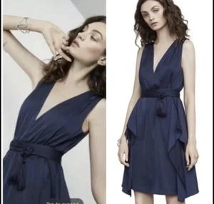 NEU MIT ETIKETT BCBG MAXAZRIA CAHYA SATINKLEID V-AUSSCHNITT RÜSCHENGÜRTEL GRÖSSE 12 270 $ - Bild 1 von 13