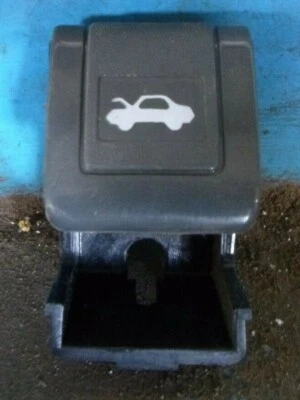 Toyota Camry 10 series 92-97 Bonnet Release Lever - image 1 of 2