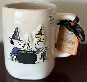 Rae Dunn Peanuts Halloween SNOOPY Becher mit Woodstock und Kessel Neu mit Etikett - Bild 1 von 4