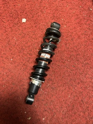 Suspensión de amortiguador trasero Kawasaki Ninja 400 Foto 1 de 4