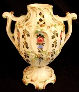 ROCOCO VASE ITALIAN RETICULATED w ROSES HANDMADE SIGNED c.1920 - Imagen 1 de 5