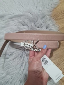 Cintura Calvin Klein in vera pelle rosa pastello misura 135 cm 54 pollici nuova - Foto 1 di 4