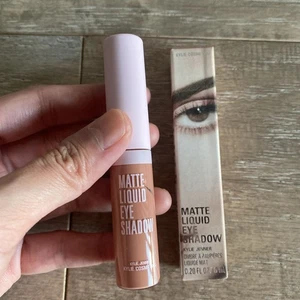 Kylie Cosmetics Matte Liquid Eye Shadow 001 ALWAYS IN SZN Full Size Beauty - Picture 1 of 2
