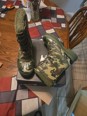 Sorel Caribou 靴子 Supreme Woodland 迷彩 10 码 — 第 1/4 张图片