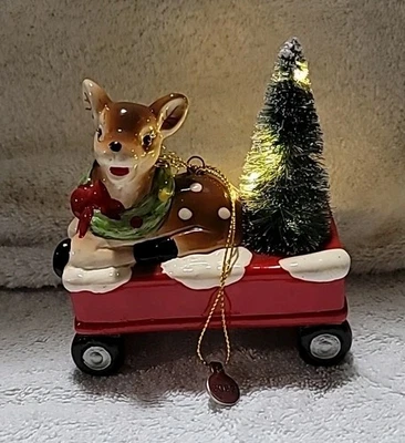 Reno iluminado Mr. Christmas 2022 con árbol montado en carro rojo adorno Foto 1 de 4