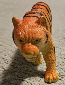 Tiger Figure 6.5 Inches Long - Picture 1 of 13