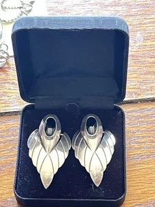 Big 2” STERLING Onyx EARRINGS marked MJ pierced Swivel VINTAGE nice! - Picture 1 of 3