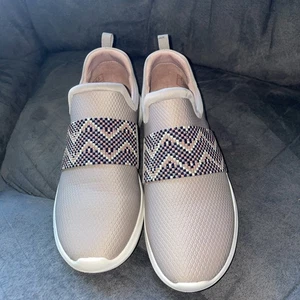 CLARKS CLOUDSTEPPERS CUSHION SOFT WOMEN'S SLIP-ON SNEAKERS sz 8.5 Tan Chevron - Picture 1 of 7