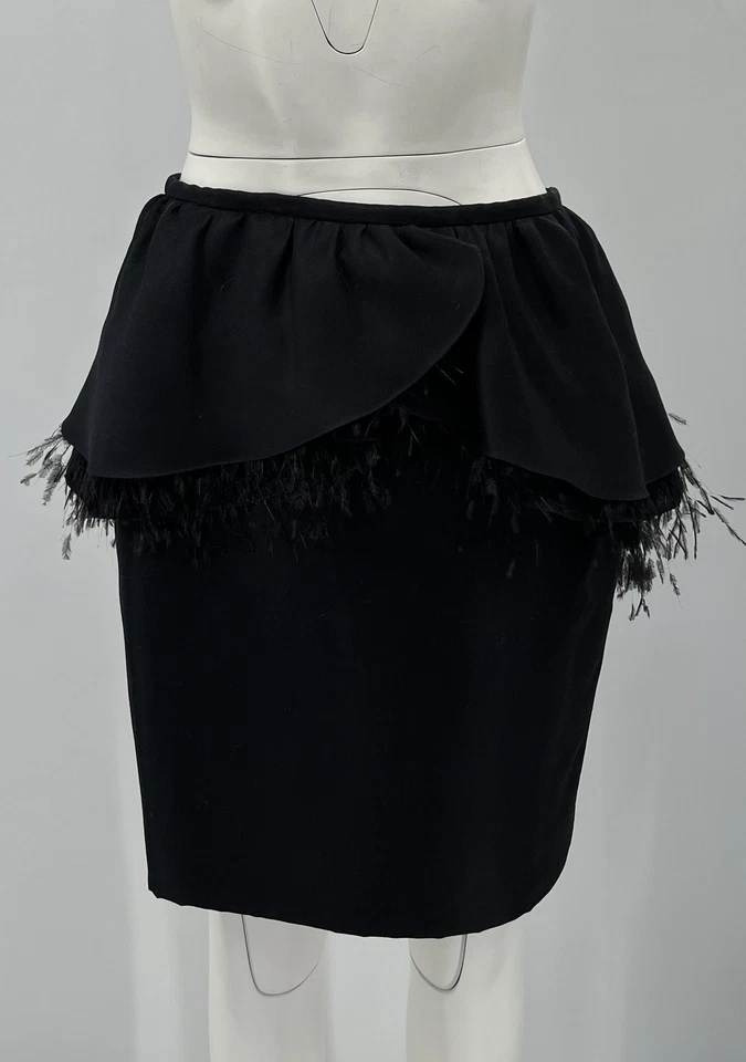 Falda corta Jason Wu negra peplum línea A con ribete de plumas de seda talla 6 Foto 1 de 4