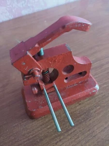 Perforeuse Industrielle Vintage - Afbeelding 1 van 8