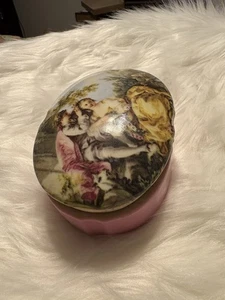 CAJA BARATIJA CERÁMICA CON BISAGRAS VINTAGE ANDREA DE SADEK #8213 PAREJA VICTORIANA ROSA - Imagen 1 de 10