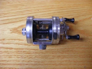 Schöne Vintage frühe ABU Ambassadeur 2500C Bait Casting Rolle Made in Sweden - Bild 1 von 5