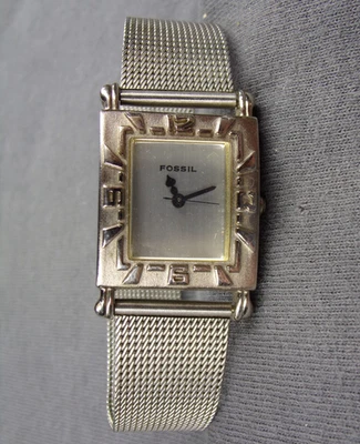 Women's FOSSIL Watch EC-8799 w/ New Battery w/ Works Great! -c77 - Image 1 of 4