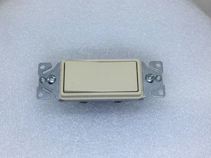 Cooper 7501V 15 Amp 120/277V Decorator Single Pole Switch - Picture 1 of 5