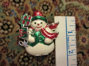 Snowman w/ Presents Christmas Winter Holiday Pin Brooch Pendant Best Brand - Picture 1 of 3