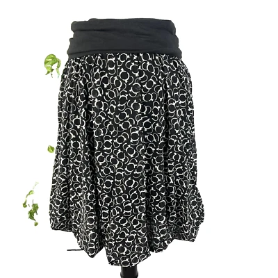 Cabi Skirt size Small Black White Mesh Bubble Hem Full Knee Stretch Modest Slim - Изображение 1 из 4