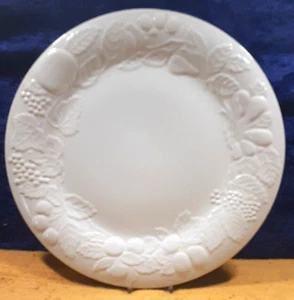 Milk Glass Dinner Plate: Fruit Pattern; Gibson Housewares; NM - Picture 1 of 3