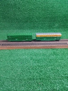 (2) Upgraded AHM HO 50' Hydra Cushion Cattle Car Unmarked Data Only - Picture 1 of 10