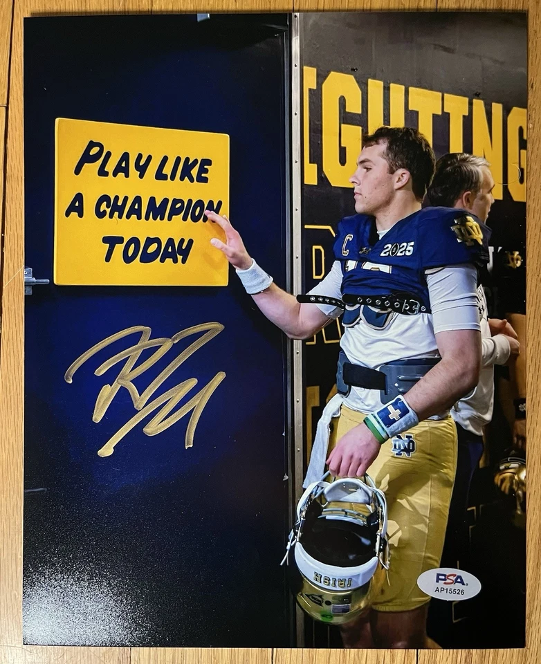 Riley Leonard Signed 8x10 Notre Dame Fighting Irish PSA WITNESS COA - Image 1 of 1