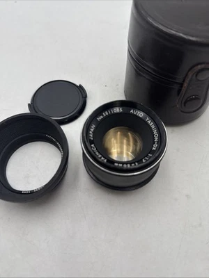 Vntg Yashica AUTO YASHINON DX 1:1.7 f= 50mm 35mm SLR Lens Japan M42 Mount + Hood - Image 1 of 4