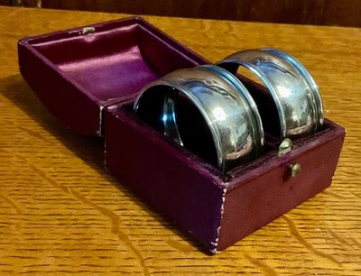 Пара викторианских серебряных колец для салфеток в коробке C1900 - Изображение 1 из 4