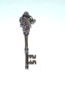 Vintage Old Time Santa Claus Chrome Metal 5.75" Long Skeleton Key with Keyring - Picture 1 of 4