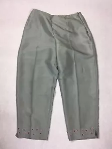 Jones New York silk capri size 8P soft green, embroidered hem. - Picture 1 of 8