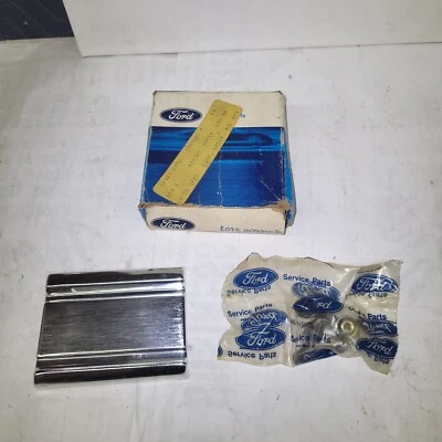 Camioneta Ford 1980-81 F150 250 350 cabina moldura E0TZ-1029315-B OEM NOS Foto 1 de 4