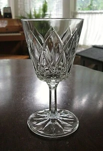 MULTI-INDUSTRIA Pequeño Vino Blanco 5" Alto Arcos Cruzados Multicaras - Imagen 1 de 5