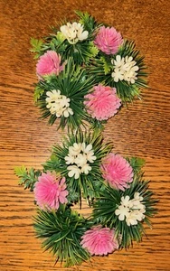 2 Vintage 70er Jahre Frühling Kunststoff Blumen Kegel Kerzenringe ~ Grünzeug ~ Rosa - Bild 1 von 5