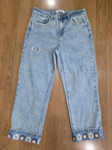 Charlie B Floral Embroidered Cuffed Light Wash Jeans Women's Size 10 - Picture 1 of 10