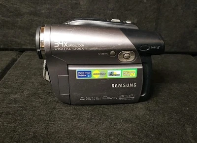 Samsung DVD Camcorder VP-DC172W Handheld CCD Sensor Vintage TESTED  - Image 1 of 4