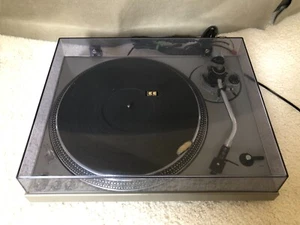 Technics SL 1700 DIRECT DRIVE Turntable W/ shure R25XT cartridge - Picture 1 of 14