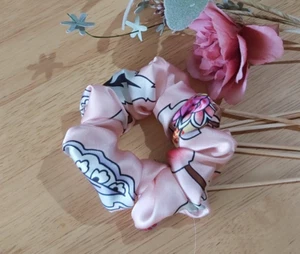 100% Mulberry Silk Hair Scrunchie Multicolour Pinkl Ponytail Holder for Women - Picture 1 of 1