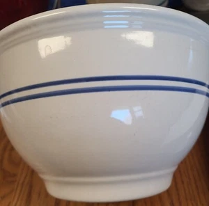 Vintage Gibson 8.5" Mixing Bowl With Blue Strips, Great Condition - Picture 1 of 9