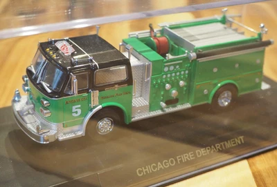 Code 3 CFD 1:64 Chicago ALF Pumper Engine Co. 5 -St. Patricks Day- - Bild 1 von 4