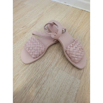New girls sz 2 Steve Madden Karina blush pink leather braided strappy sandals - Image 1 of 4